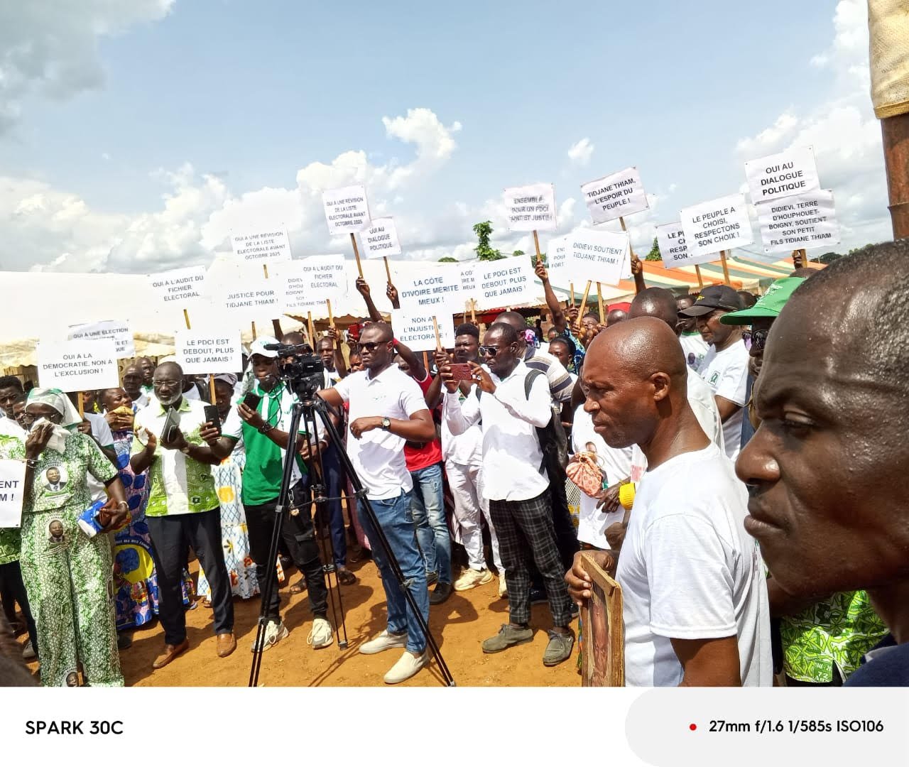Didiévi/Radiation du Président Thiam : Les parents d’Ahoussou Jeannot, dans les rues, interpellent le Président Ouattara