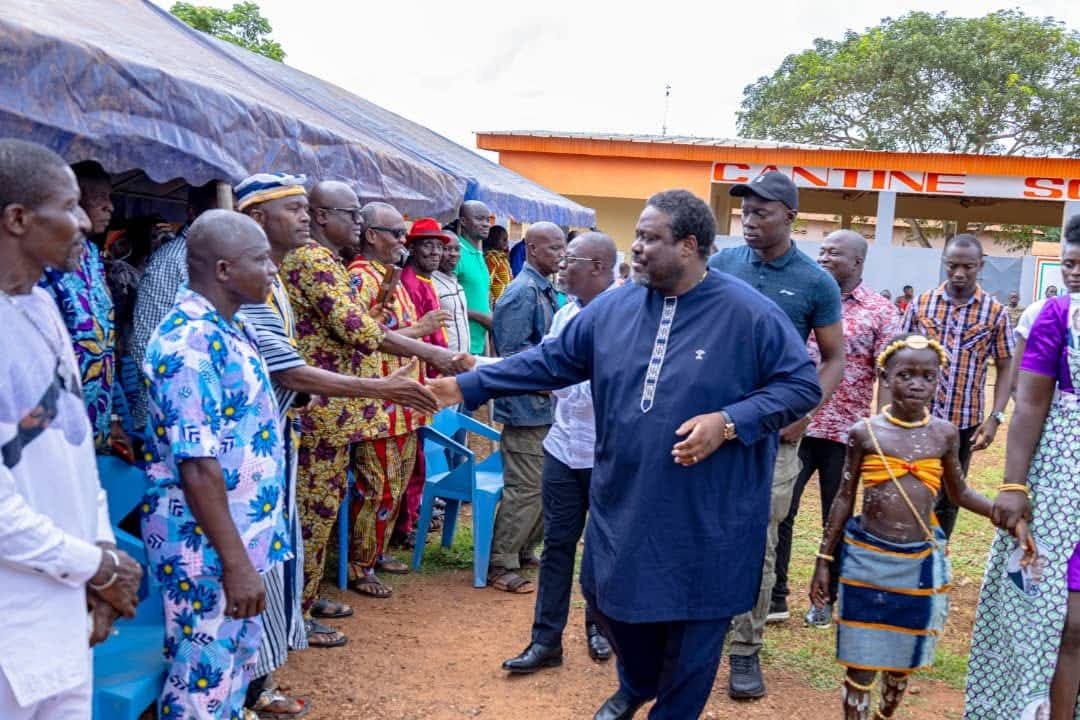 Moronou : L’ONG Atchôlia exprime sa gratitude au député N’guessan Ahondjon Mathias