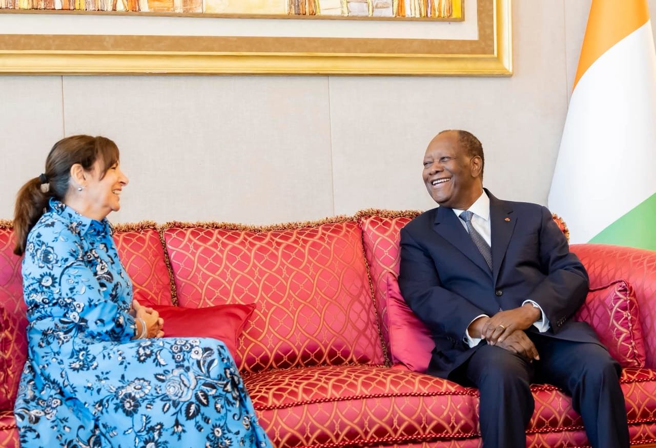 En visite de travail à Abidjan : Anne Hildago, maire de Paris, reçue par Alassane Ouattara