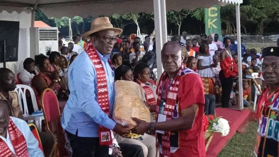 CIV/9ème édition du Tchin Dan Festival : Ahoussou et Danho célèbrent le pagne baoulé