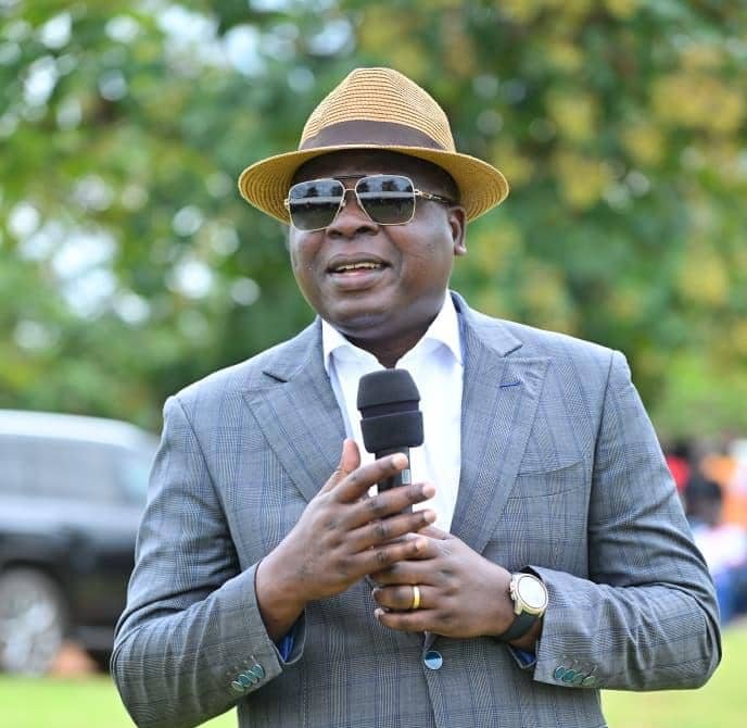 Présidentielle 2025: Le District de Yamoussoukro et la région des Lacs s’engagent aux côtés d’Amedé Kouakou, intronisé "Nanan Attiégoua II", pour des élections apaisées