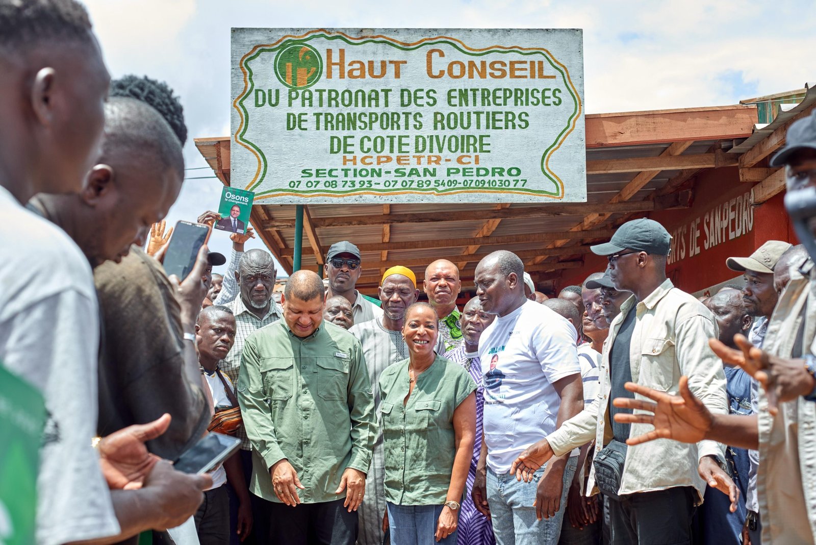 Côte d’Ivoire : En campagne à San-pedro, Jean Louis Billon appelle les transporteurs à lui accorder cinq ans pour changer le pays