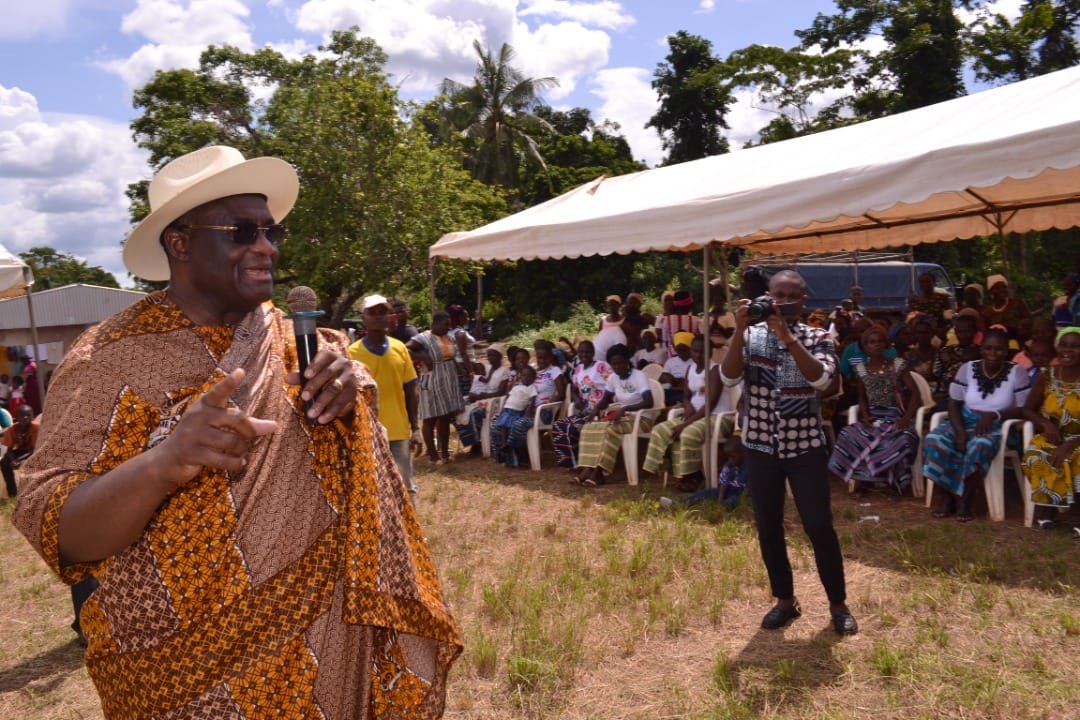 Paquinou 2022 à Doublékro (Gagnoa): «Les Gbagbo, les Bédié, les Ouattara, les Guikahué qui parlent aujourd’hui là, qui a créé l’école ?» Guikahué interroge