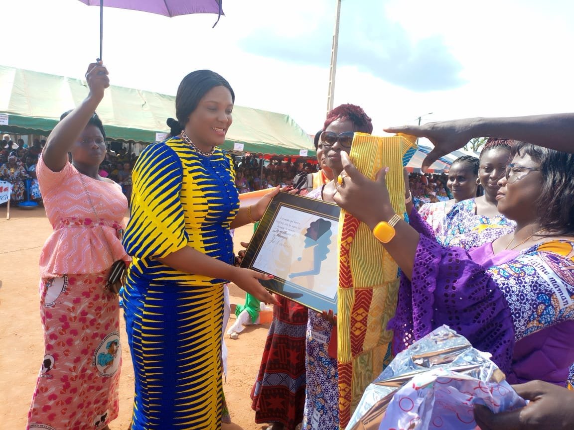 Guépahouo (Oumé)/Fête des mères: Plus de 750 mamans comblées par Mireille Lagui