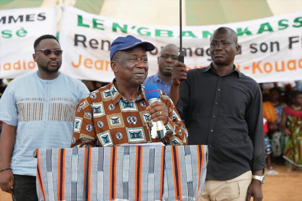 Raviart : La population de N’Gban-Kassè rend hommage au président du Sénat, JAK rend hommage à Ouattara et Bédié