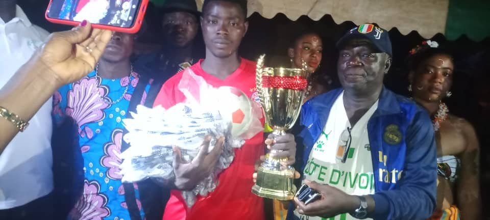 Bouaflé/Tournoi de Maracana Fair-play: "Bayer de Munich" de Tenykro remporte le trophée Diby Gaston pour la promotion de la cohésion sociale