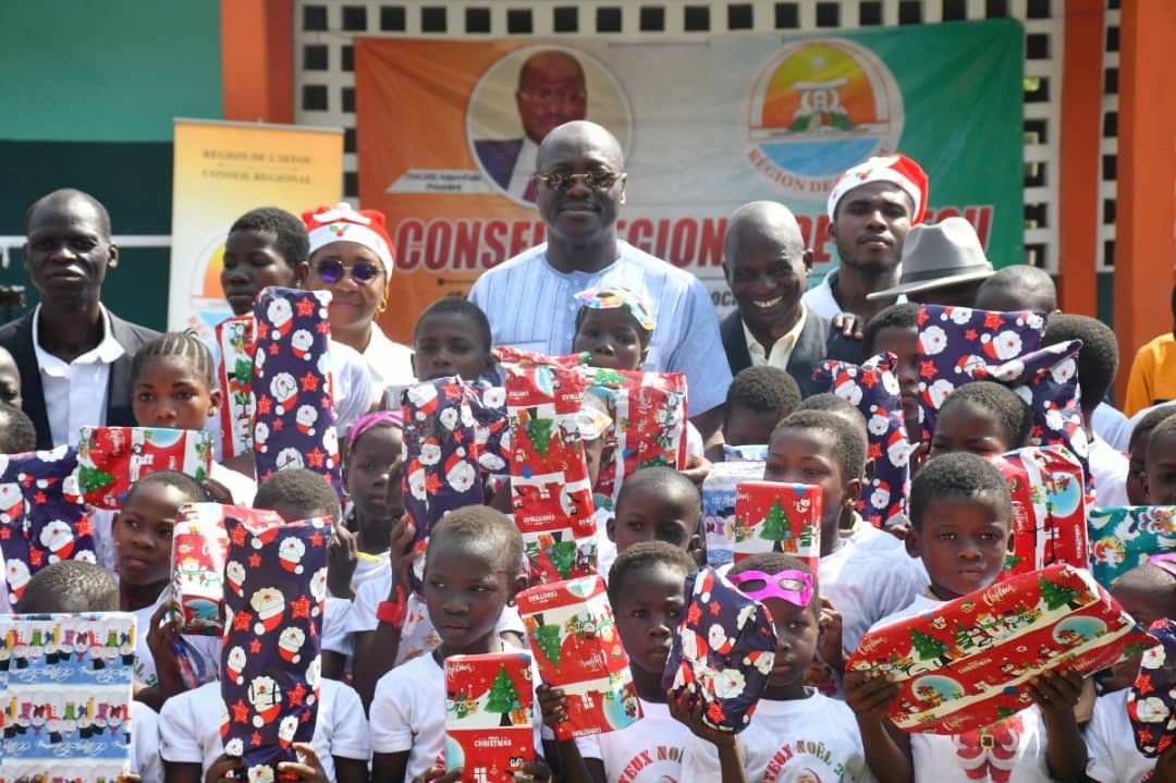 Région de l’IFFOU : Un bâtiment de 03 classes+bureau inauguré, les enfants cadeautés par Traoré Adam-Kolia à Angouakro