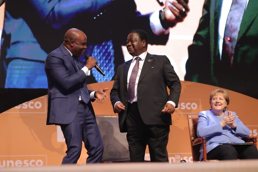 Bédié danse à Yamoussoukro : "Le Nouveau Réveil" explique en 2 raisons