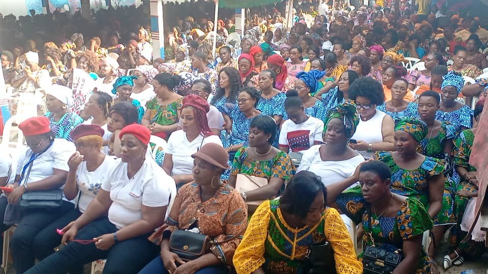 Vœux du nouvel an à Yopougon : Johnny Kouadio et les femmes se sont retrouvés à l’espace "Siablé Inter"