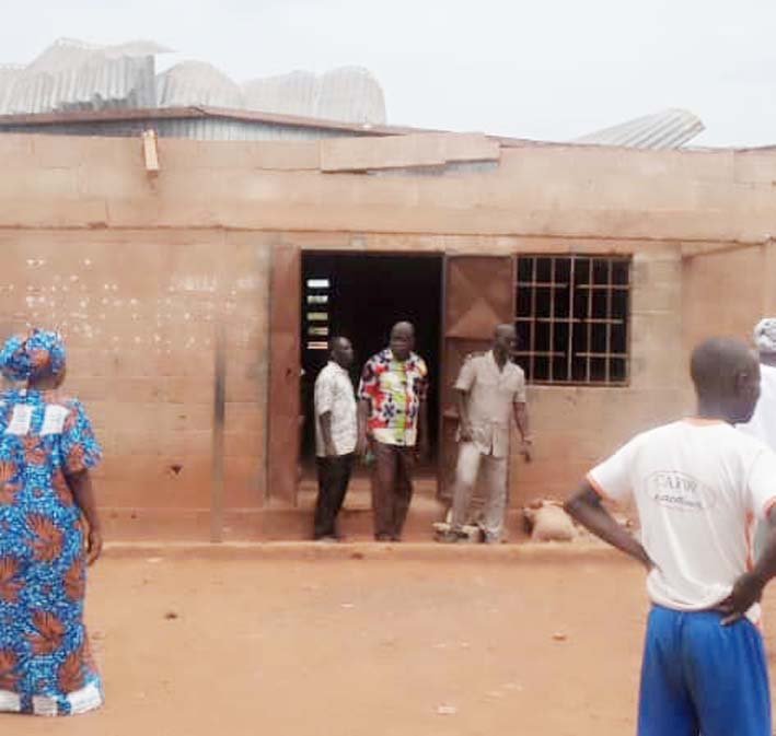 M'bahiakro: Une tornade décoiffe une école et plusieurs maisons, Tialy Honoré constate les dégâts à Ouassadougou et promet…