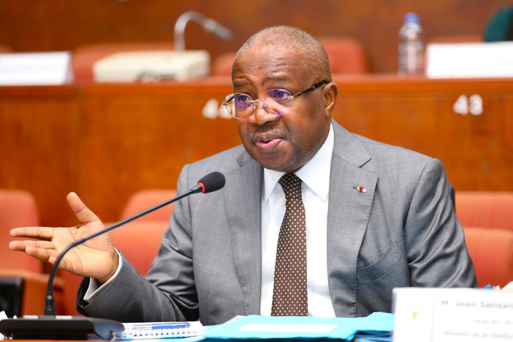 Face à la Cagict du Sénat: Sansan Kambilé fait adopter 03 projets de loi dont celui des majeurs protégés