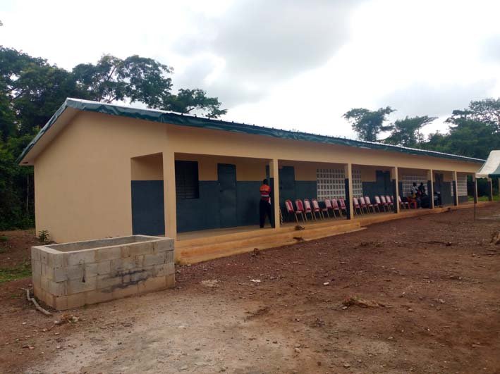 Daoukro/EPP Abokenegny : La mairie remet les clés d'un bâtiment de 3 classes à la DRENA
