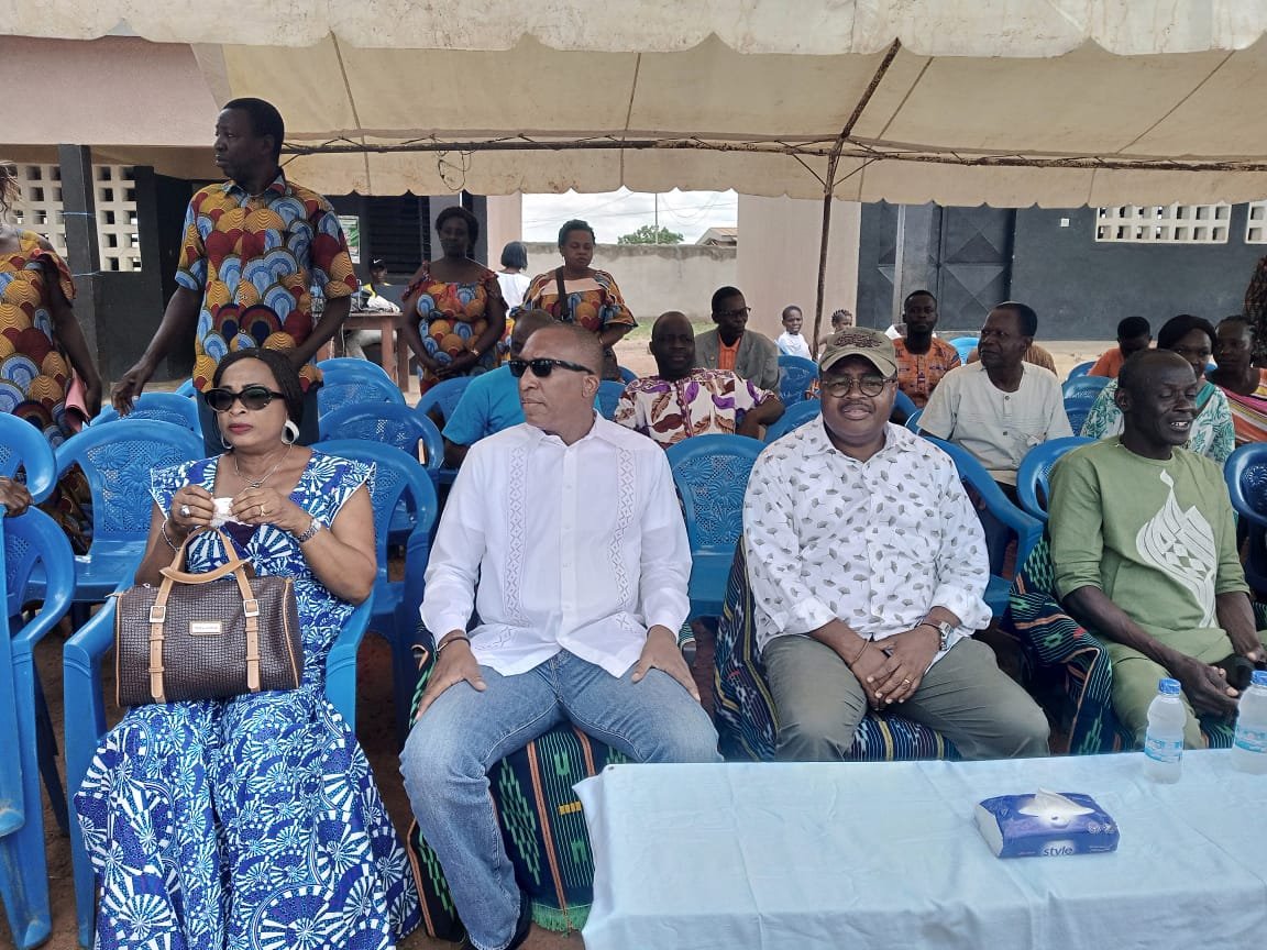Toumodi : Koné Idrissa célébré par les élèves, le corps enseignant et les parents d’élèves du groupe scolaire Tchina Simone