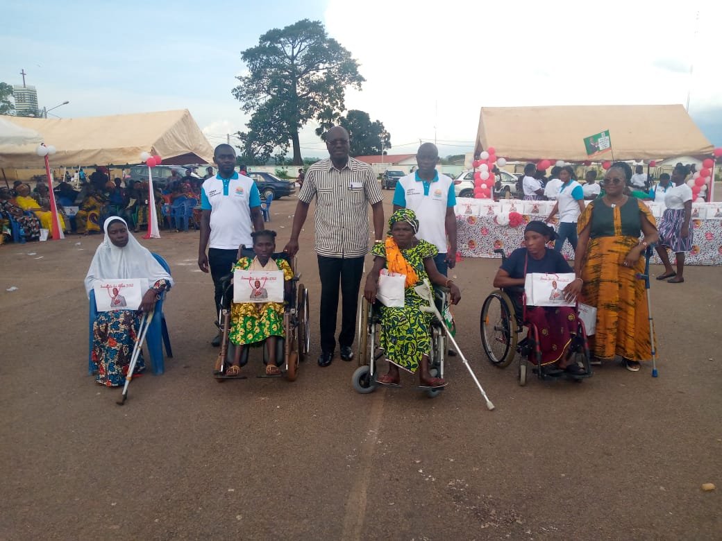Daoukro/Fête des mères: Traoré Adam-Kolia  cadeaute 1500 femmes et leur dit… «Laissez le cube magi faire de la publicité, le sel reste serein»