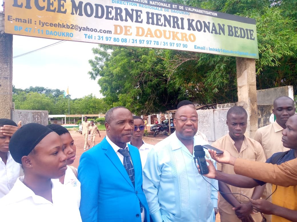 Daoukro: Akoto Olivier s'assure du bon déroulement des épreuves orales du baccalauréat et encourage les candidats 