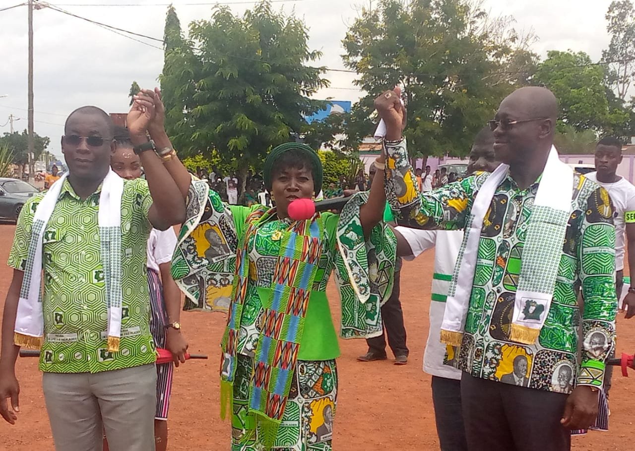 Ouellé (Iffou): Bobi Assa Émilienne livre le message du président Bédié aux populations et leur présente les candidats du PDCI-RDA aux élections locales