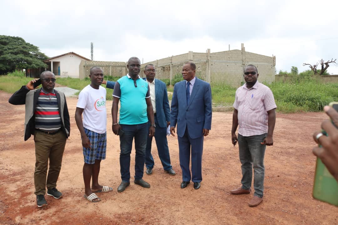 Yamoussoukro/Des chantiers scolaires arrêtés: Gnrangbé Jean dénonce la décentralisation et interpelle le gouvernement