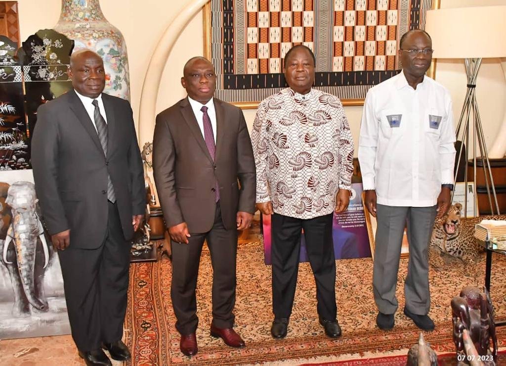 Depuis Daoukro chez Bédié: KKB prend des conseils et annonce la fête de la paix bonifiée, cette année, par le pardon et le souvenir