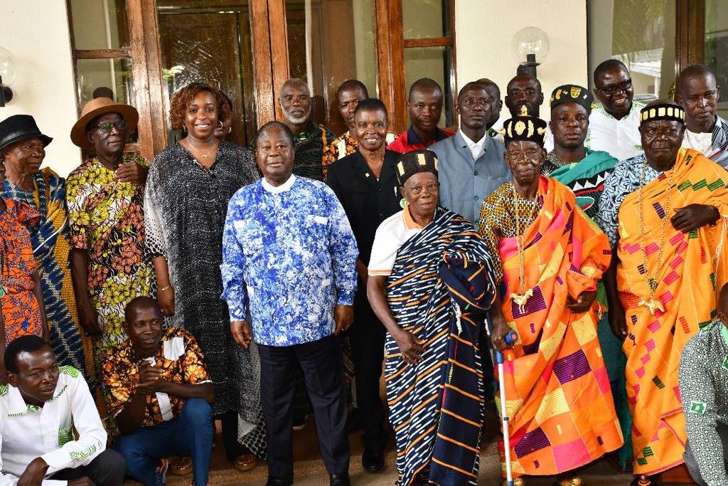 Municipales à Ouragahio: Des chefs traditionnels à Daoukro pour dire merci à Bédié pour le choix de leur fille
