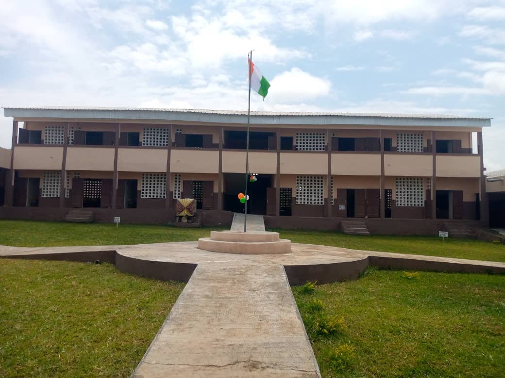 Prikro : Le maire offre un collège moderne aux populations