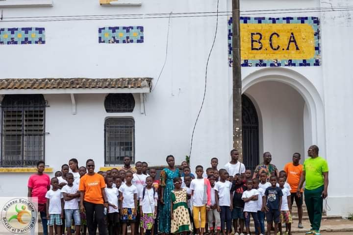 M’bahiakro : Raphaël Diamala offre 10 jours de joie et de découverte à 20 meilleurs élèves à Abidjan et Grand-Bassam