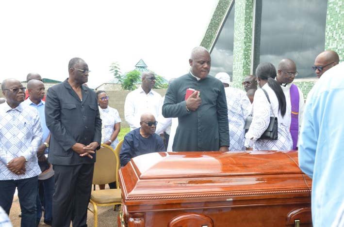 Stéphane Bra-Kanon repose à Gbeuliville (Daloa): Guikahué et le PDCI à toutes les étapes des obsèques (34 images)