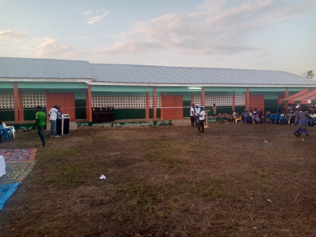 Iffou : Traoré Adam-Kolia remet les clés d'un bâtiment scolaire, Méa Isabelle (S/P) veut rebaptiser des écoles