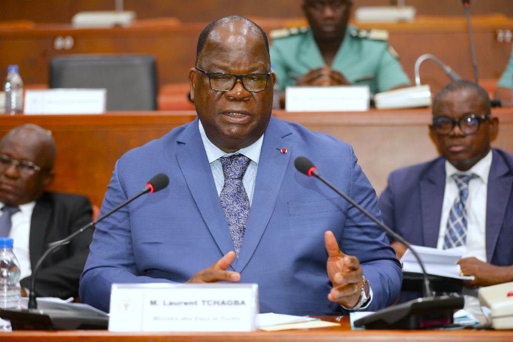 Orpaillage clandestin, pollution des eaux de surface: Tchagba Laurent fait adopter le nouveau Code de l’eau au Sénat