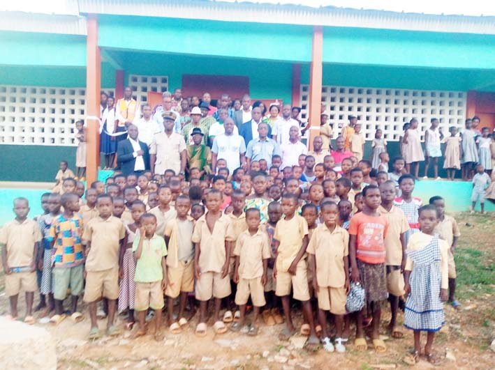 Iffou: Le Conseil régional remet un bâtiment de 3 classes plus bureau et 38 tables-bancs à la 3è école de Kodi (Ouellé)