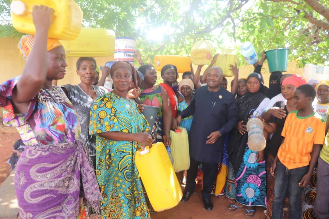 Daoukro/Pénurie d'eau: Des populations désespérées, le Député Akoto Olivier propose une solution palliative