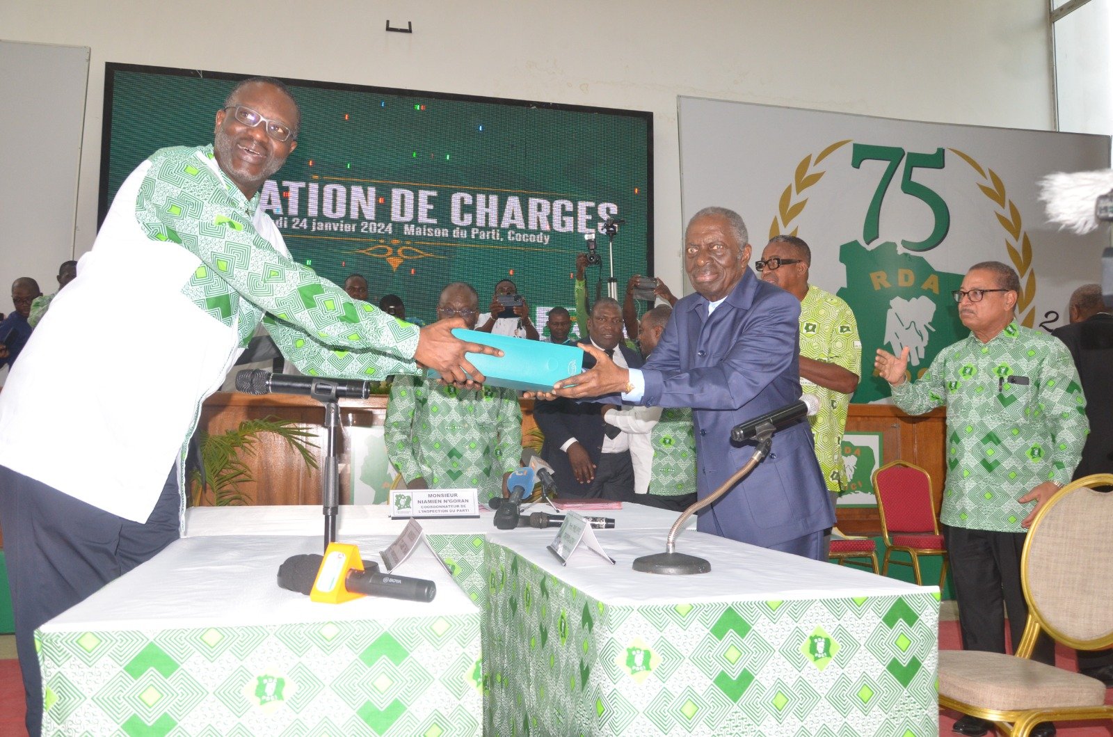 Passation de charge à la présidence du PDCI: Les temps forts du discours d'orientation de Thiam… Guikahué fait visiter les locaux du siège au nouveau président