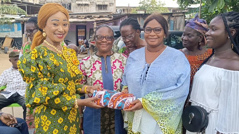 CIV/JIF 2024 à Yopougon: Des femmes mettent la députée Euphrasie N'guessan en mission pour déclarer le 8 mars journée fériée