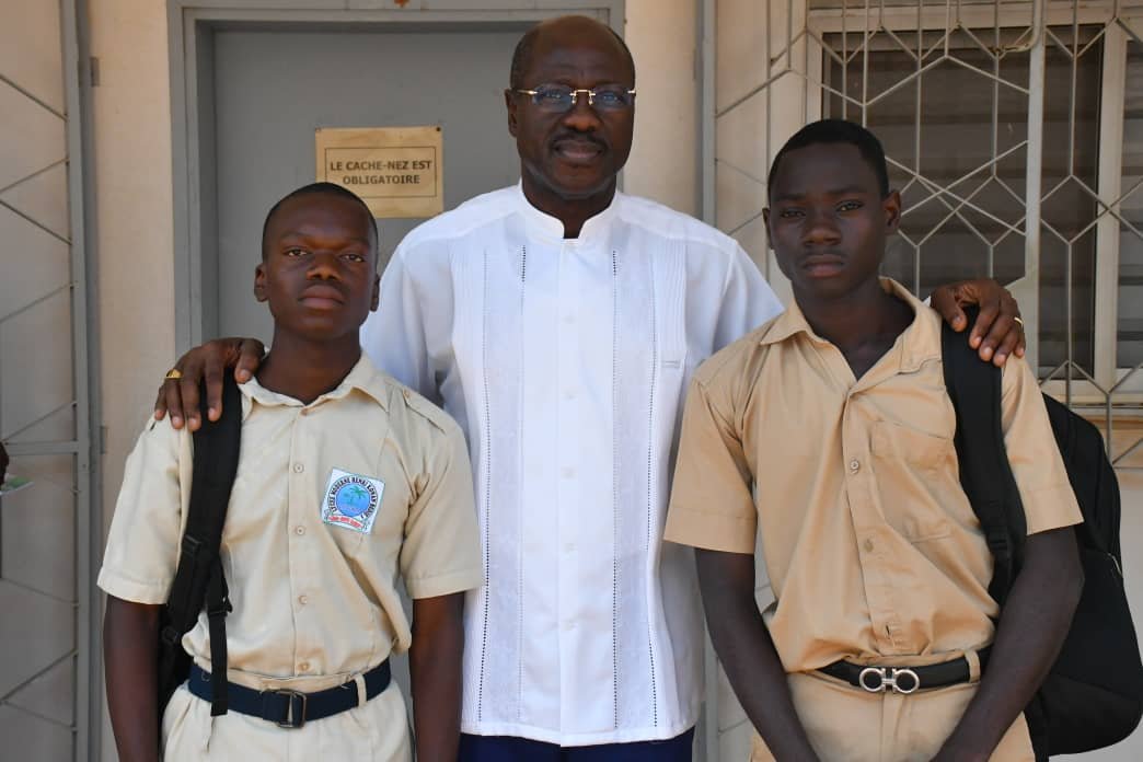 Daoukro (Iffou): Traoré Adam-Kolia s'engage à soutenir 2 brillants élèves en situation de précarité sociale