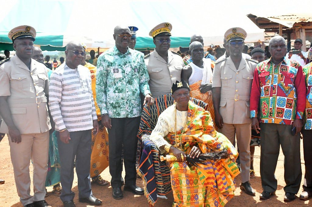 M'bahiakro (Iffou) / Intronisation du nouveau chef de Kongoti : Traoré Adam-Kolia et Tialy Honoré aux côtés de Nanan Blé Charles