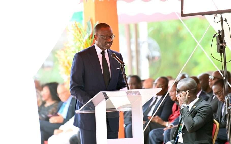 Tidjane Thiam (PDCI) depuis le Palais d’Abidjan: «Le Président BEDIE était doté d’une intelligence exceptionnelle, c’est connu de tous… merci, merci, merci Président.»