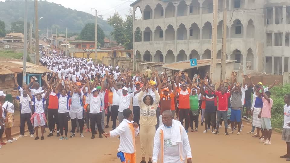 Rando Brune à Man: Une 1ere édition, mission accomplie pour la FIRAPE avec plus de 1000 randonneurs dans les montagnes