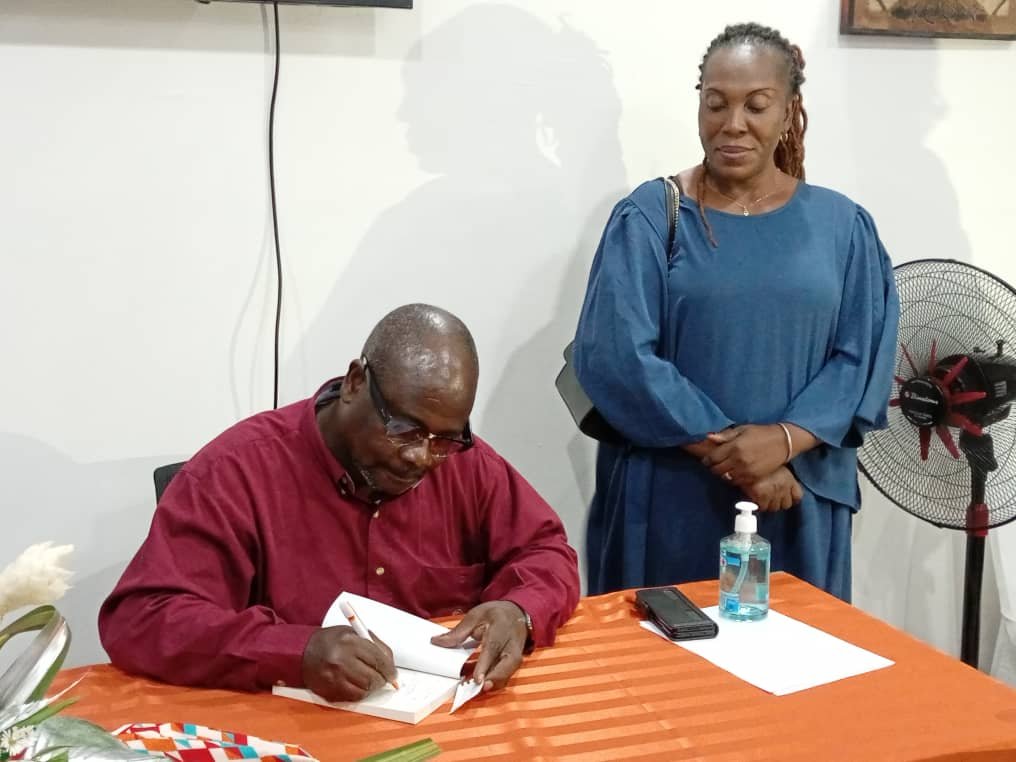 CIV/Littérature: Venance Konan présente son dernier recueil de nouvelles, à Yamoussoukro
