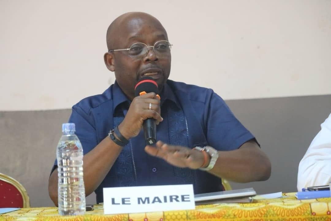 Prikro /Malgré les critiques : Le député-maire Adi Isac avance lentement, mais sûrement