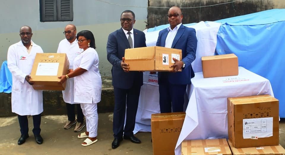 CIV/Formations sanitaires d’Attecoubé: Paulin Claude Danho fait un important don en matériels médicaux