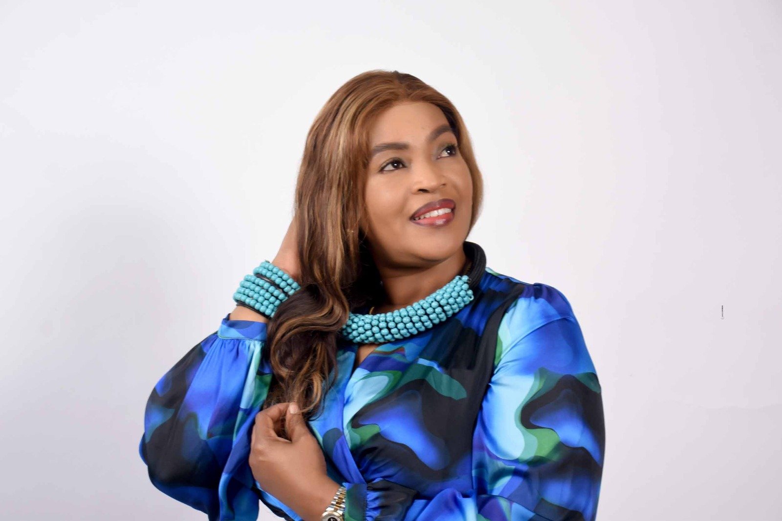 Côte d’Ivoire : Après 8 ans, la chantre Marie Estelle retrouve ses mélomanes avec un album très relevé