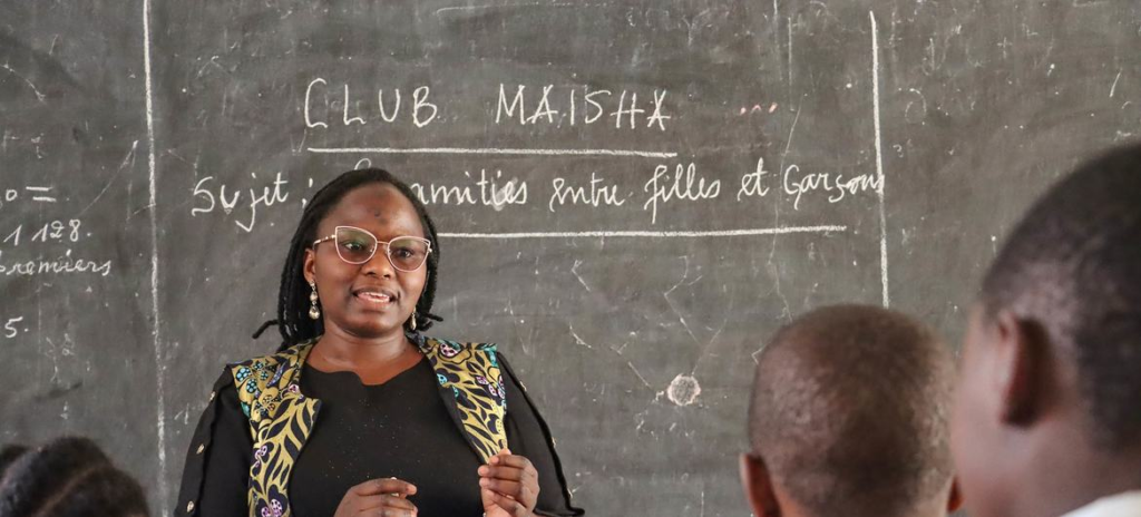 a bukavu les clubs maisha sefforcent de prevenir les grossesses non desirees